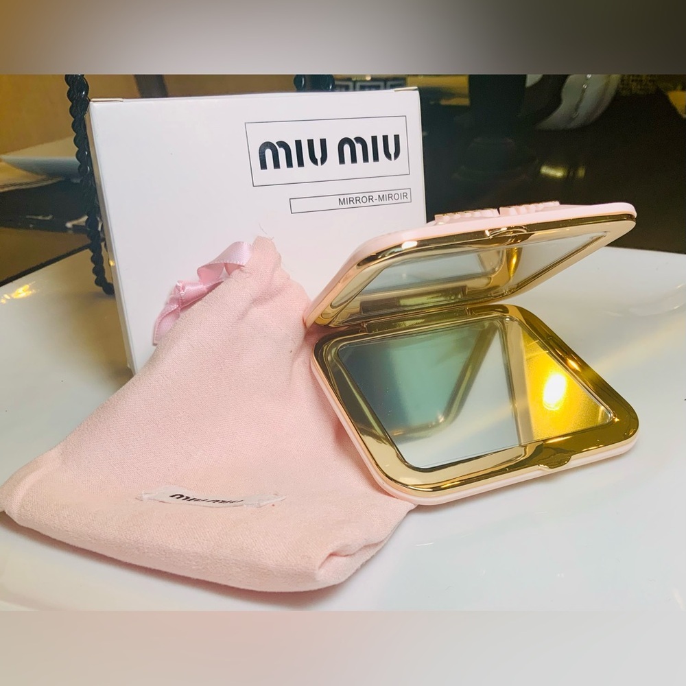 Authentic Miu Miu Pink Modern Quilted Compact Mirror Full Inclusion - Picture 6 of 7